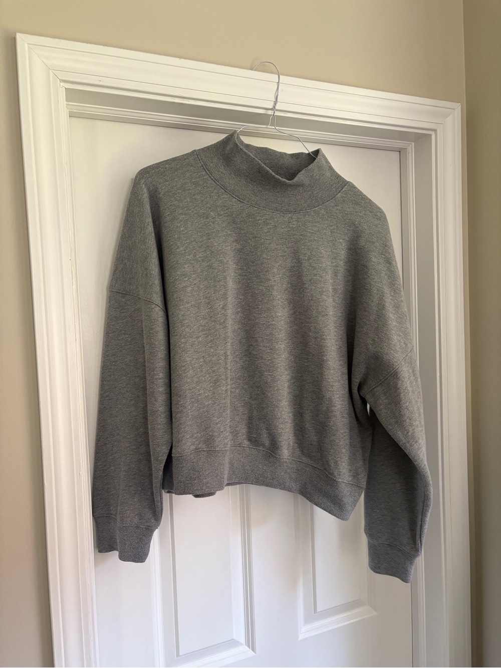 Universal Thread Crop Oversized Mockneck Grey Sweatshirt Women’s Large Pullover